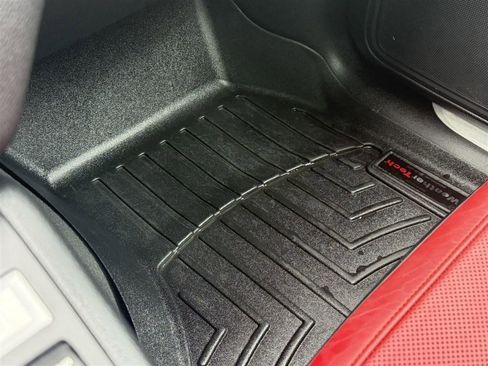 Used 2018 Porsche Macan S image 36