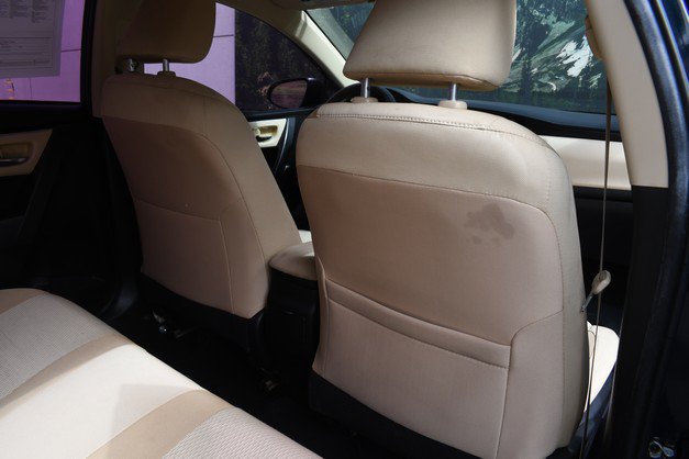 Used 2017 Toyota Corolla LE w/ Carpet Mat Package (TMS) FWD image 27