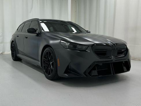 Used 2026 BMW M5 Touring AWD/4WD image 1