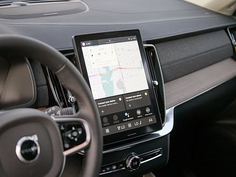 New 2026 Volvo XC90 B6 Plus w/ Protection Package Premier image 13