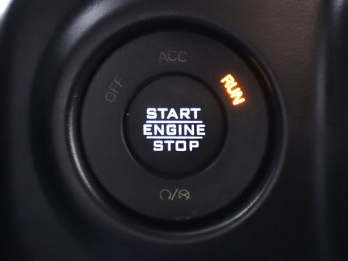 Used 2023 Jeep Wrangler Unlimited w/ Sun & Screen Package AWD/4WD image 28