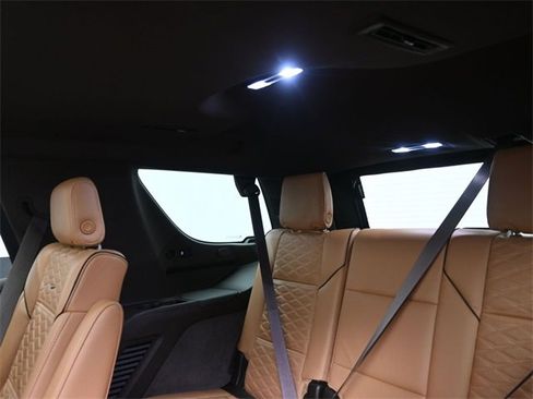 Used 2021 Cadillac Escalade Sport w/ Driver Assist Tech Package image 21