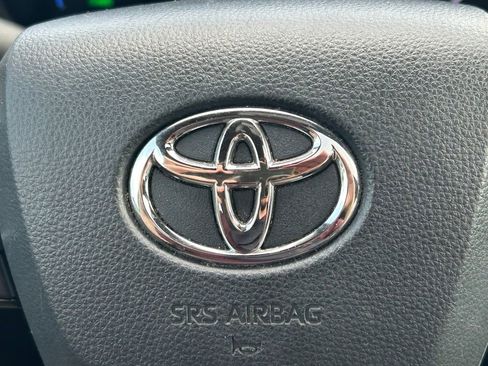 Certified 2022 Toyota Sienna XSE image 38