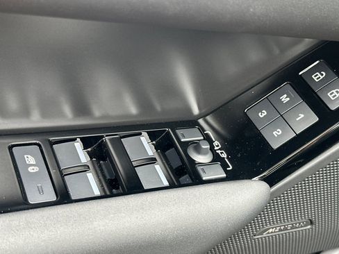 Used 2026 Land Rover Range Rover Velar S image 15