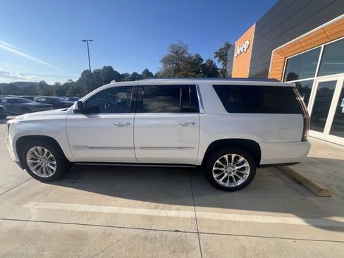 Used 2019 Cadillac Escalade ESV Premium Luxury image 6