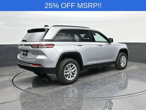 New 2025 Jeep Grand Cherokee Laredo X w/ Luxury Tech Group I AWD/4WD image 6