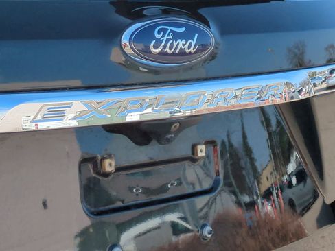 Used 2016 Ford Explorer Limited FWD image 13