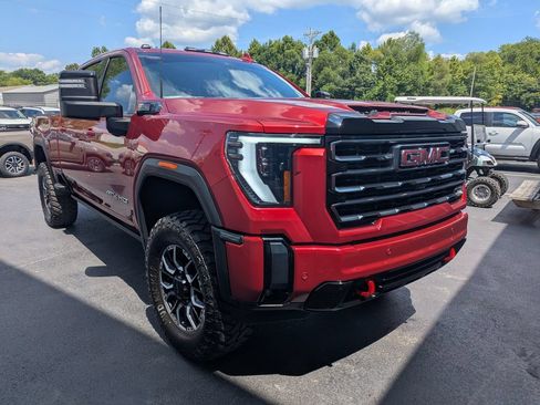 Used 2024 GMC Sierra 2500 AT4 w/ AT4 Premium Plus Package AWD/4WD image 7
