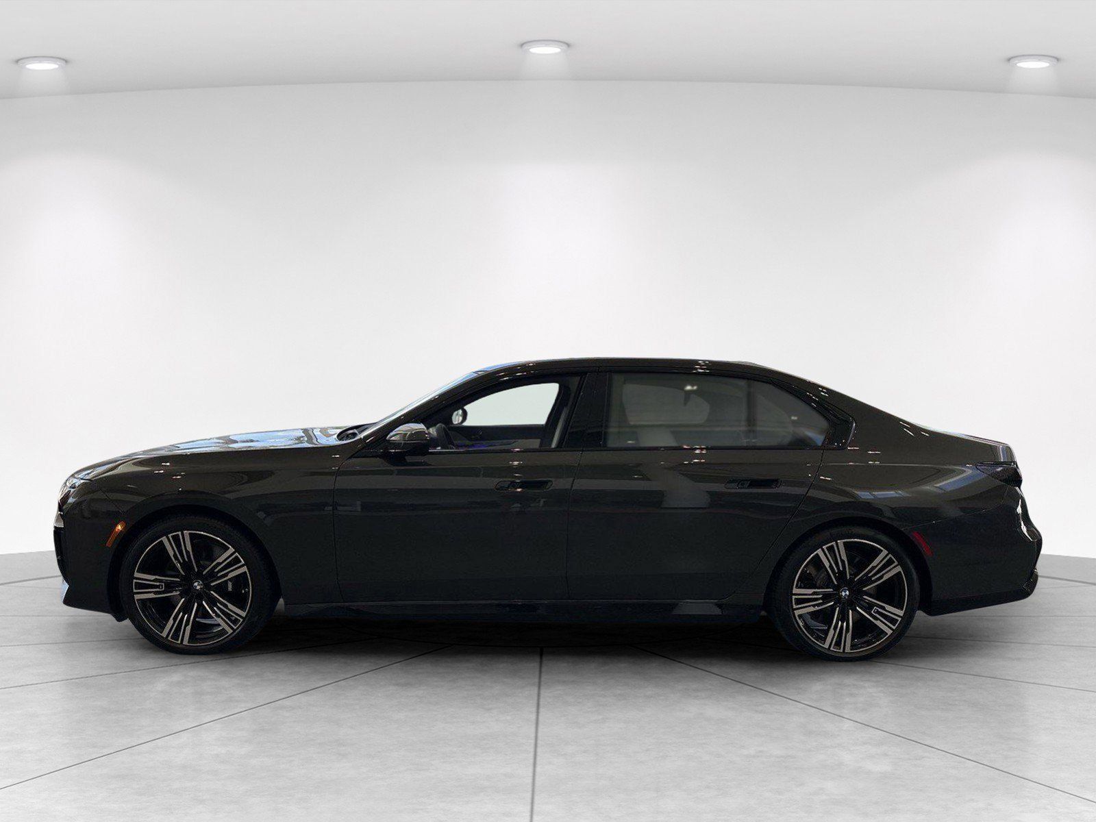 New 2026 BMW 760i xDrive w/ Executive Package AWD/4WD image 4