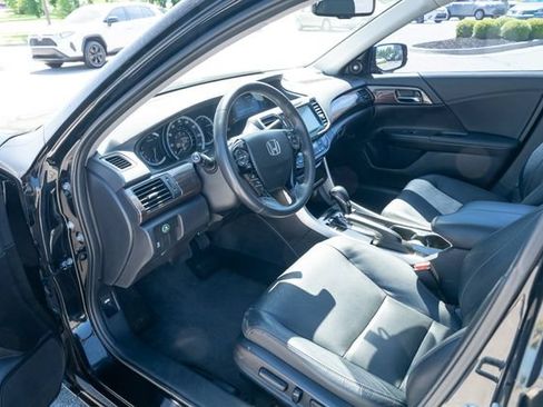 Used 2017 Honda Accord EX-L image 17