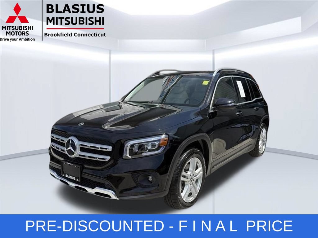 Used 2022 Mercedes-Benz GLB 250 4MATIC w/ Premium Package Lite image 1