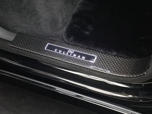 New 2026 Rolls-Royce Cullinan Black Badge AWD/4WD image 30