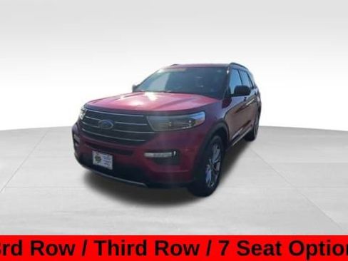 Used 2020 Ford Explorer XLT w/ Equipment Group 202A image 2