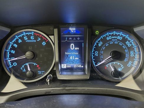 Used 2022 Toyota Tacoma TRD Off-Road w/ Technology Package image 12