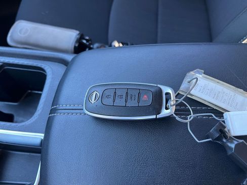 Used 2025 Nissan Sentra SV image 20