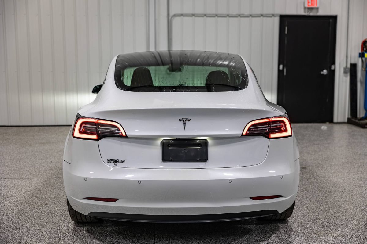 Used 2019 Tesla Model 3 Mid Range RWD image 4