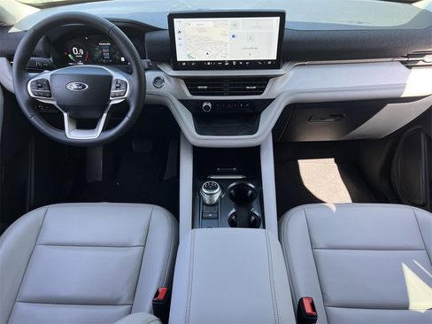 New 2025 Ford Explorer Active w/ Active Comfort Package image 2