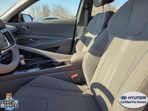 Used 2025 Hyundai Elantra SEL FWD image 16