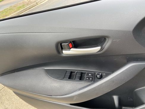 Used 2021 Toyota Corolla LE w/ LE Convenience Package image 47