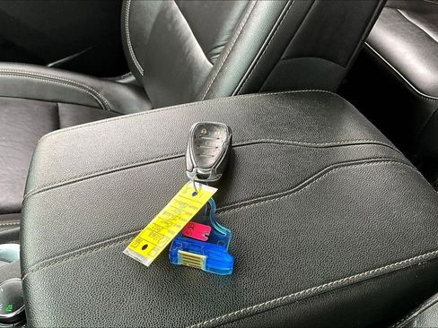 Certified 2022 Chevrolet Traverse LT image 35