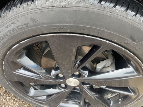 Used 2021 Buick Envision Essence w/ Sport Touring Package FWD image 20