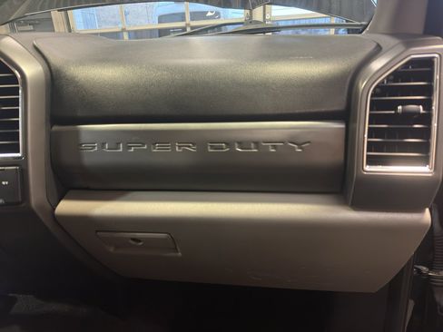 Used 2017 Ford F250 XLT w/ FX4 Off-Road Package image 22