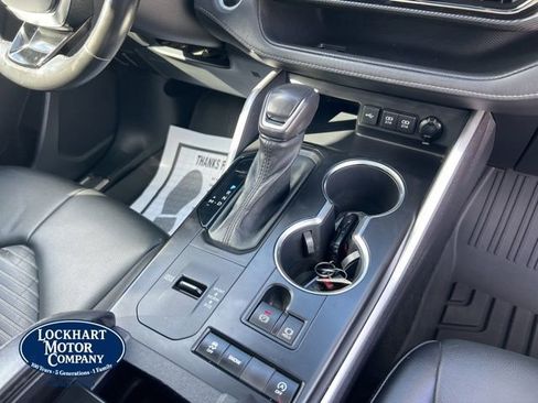 Used 2021 Toyota Highlander XSE image 42