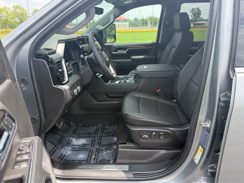 New 2025 GMC Sierra 3500 Denali w/ Technology Package image 10
