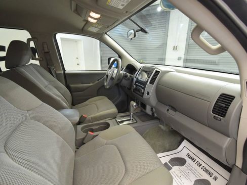 Used 2018 Nissan Frontier SV AWD/4WD image 17