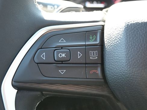 New 2025 Jeep Grand Cherokee L Laredo image 12