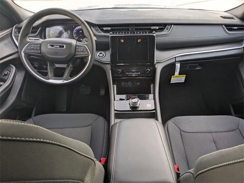 New 2025 Jeep Grand Cherokee L Laredo image 16