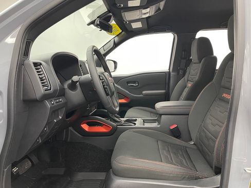 Used 2024 Nissan Frontier PRO-4X w/ Technology Package AWD/4WD image 15