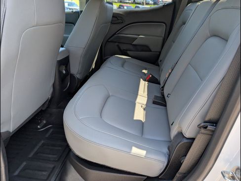 Used 2020 Chevrolet Colorado W/T w/ WT Convenience Package RWD image 15