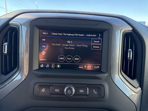 Used 2024 Chevrolet Silverado 1500 Custom image 17