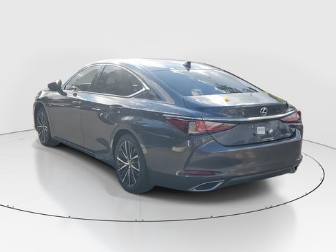 Certified 2022 Lexus ES 350 w/ Premium Package image 5