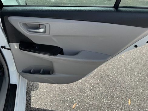 Used 2016 Toyota Camry LE image 41
