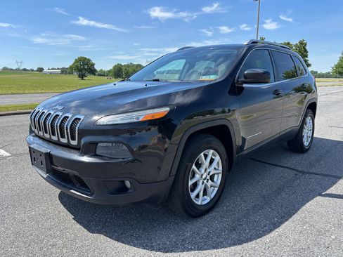 Used 2014 Jeep Cherokee Latitude w/ Cold Weather Group AWD/4WD image 1