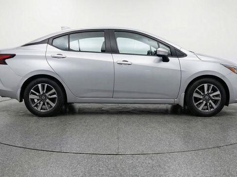 Used 2025 Nissan Versa SV FWD image 8