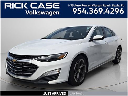 Used 2022 Chevrolet Malibu LT w/ Leather Package FWD image 1