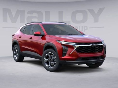 New 2026 Chevrolet Trax LT w/ LPO, Blackout Package FWD image 8