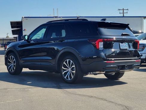 Used 2026 Ford Explorer ST-Line w/ Premium Package RWD image 2