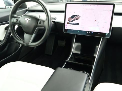 Used 2018 Tesla Model 3 Long Range image 10