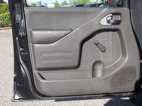 Used 2016 Nissan Frontier S image 16