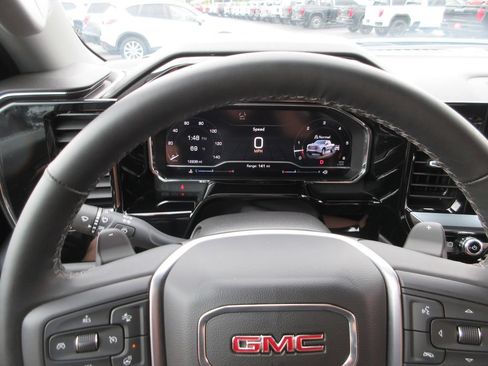 Used 2025 GMC Sierra 1500 Elevation w/ Preferred Package AWD/4WD image 31