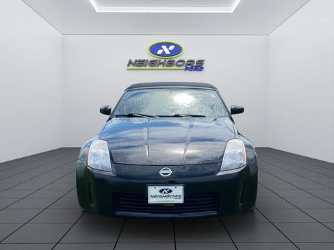 Used 2005 Nissan 350Z Touring RWD image 2