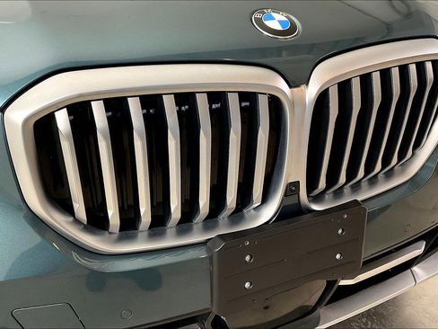 Used 2025 BMW X5 xDrive40i w/ Premium Package AWD/4WD image 33