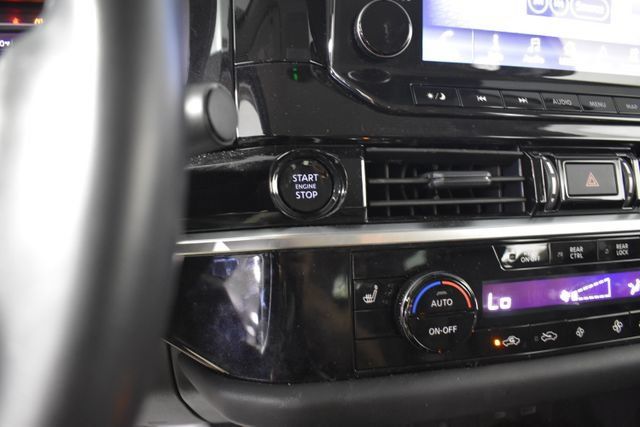 Certified 2025 Nissan Pathfinder SL AWD/4WD image 17