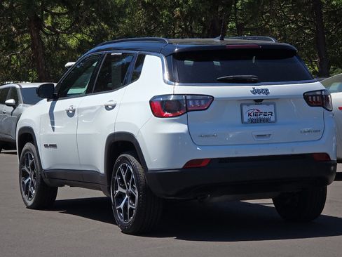Used 2025 Jeep Compass Limited AWD/4WD image 6