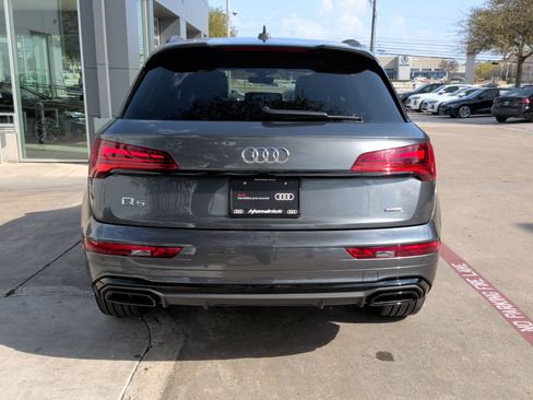 Certified 2025 Audi Q5 2.0T Premium w/ Convenience Plus Package image 9