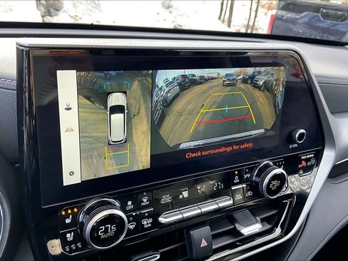 Used 2025 Toyota Highlander Platinum image 27